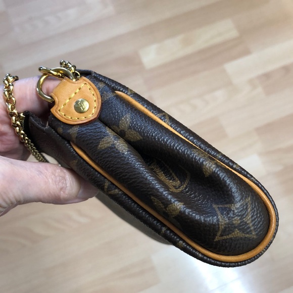 🌸🌸 RETIRED🌸🌸 Louis Vuitton Eva Crossbody - Picture 7 of 13